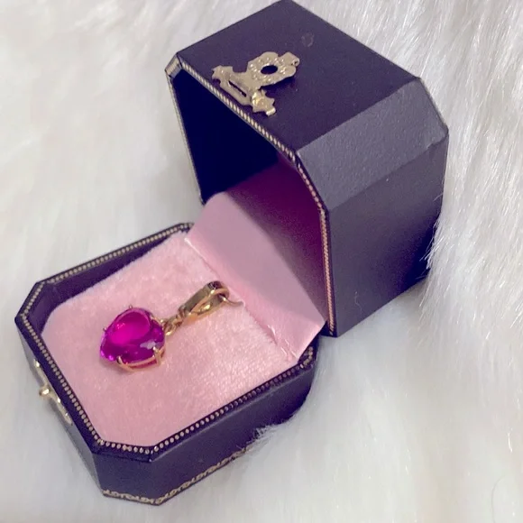 🩷PRICE IS FIRM🩷Juicy Couture Raspberry Heart Charm BNIB Excellent Condition - Picture 9 of 13